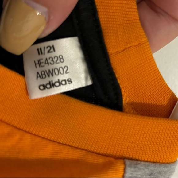 adidas Essentials Colorblock Single Jersey Tee - Large - Picture 5 of 6